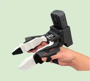 KIWI handheld chopstick gripper with dual-lens Insta360 camera